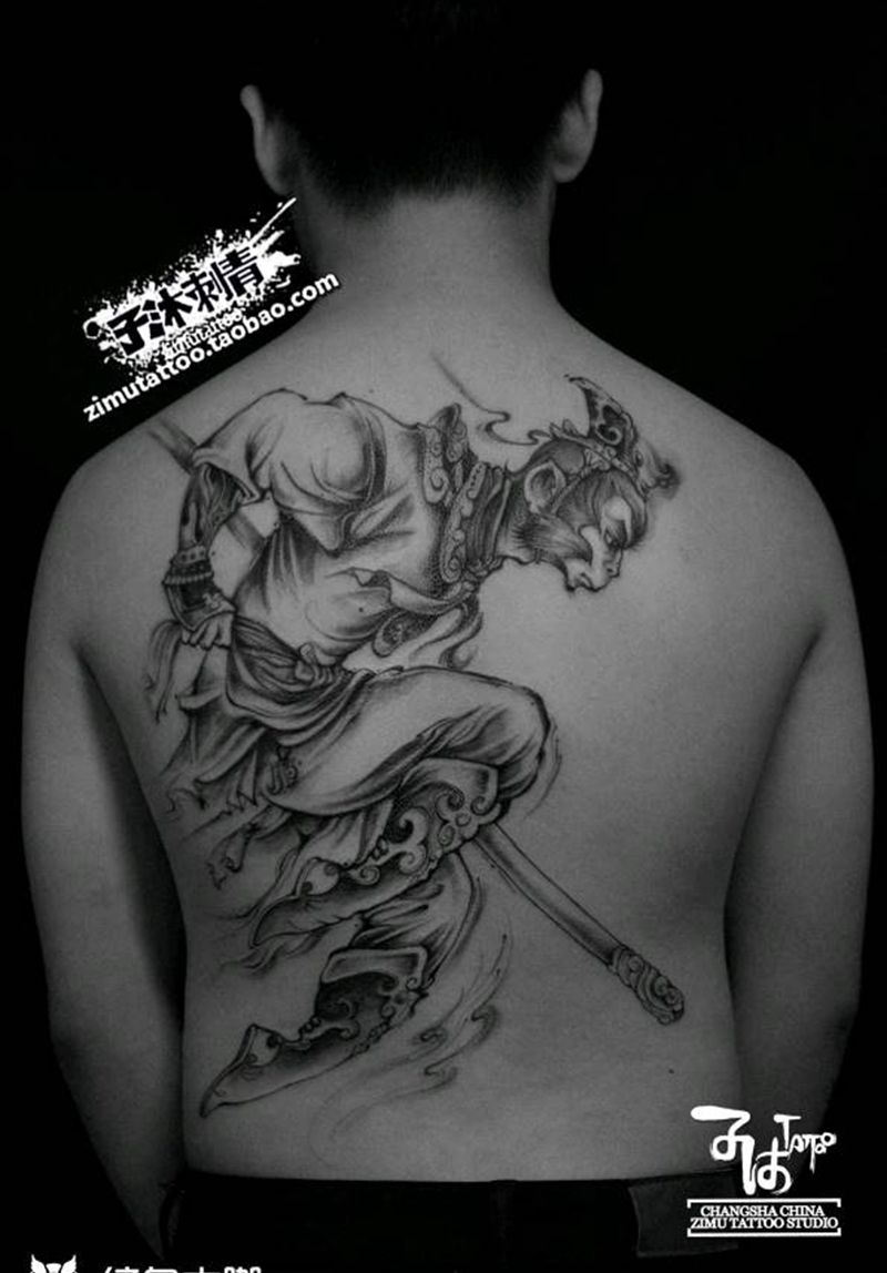 水墨丹青中国风 齐天大圣孙悟空纹身图片_背部新传统水墨纹身图案