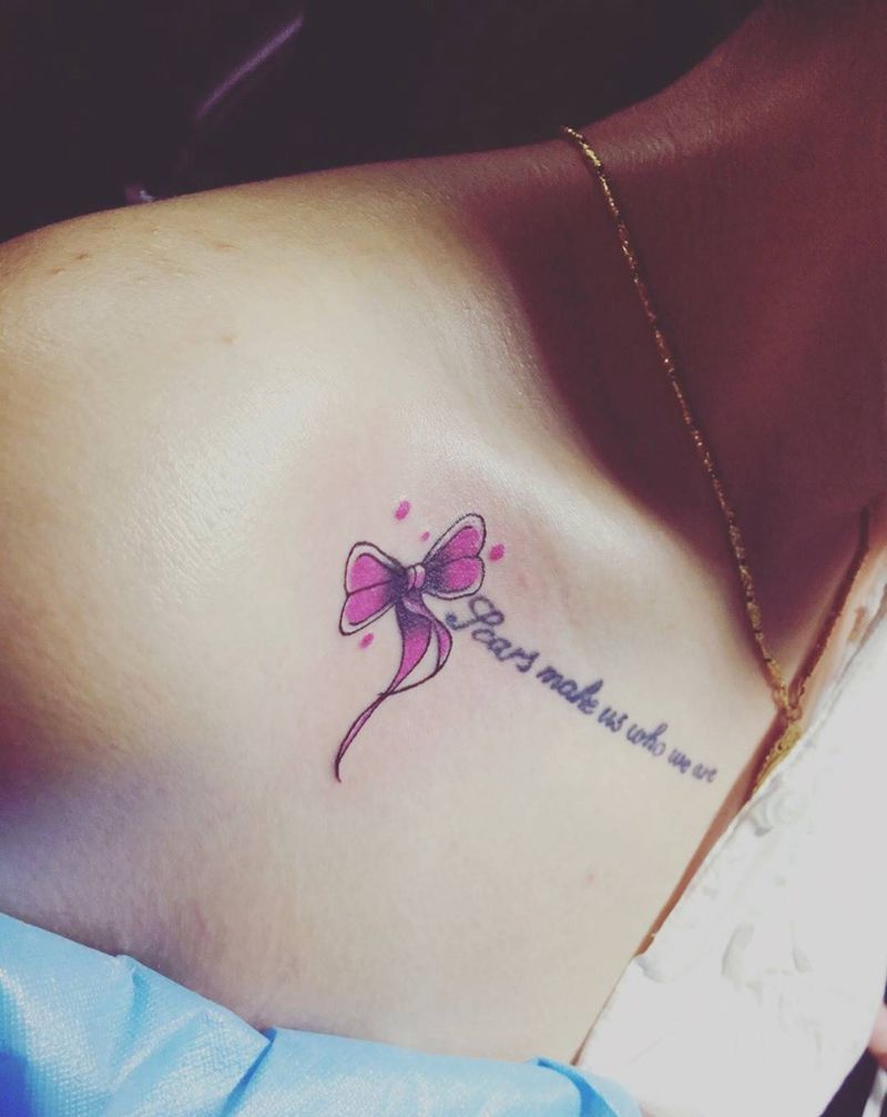 蝴蝶結纹身图片_成品肩部欧美清新静物纹身图案