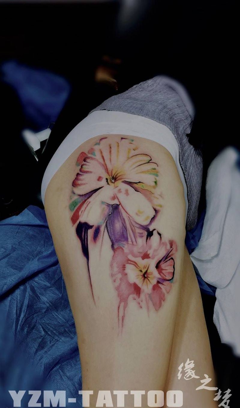 泼墨_TATTOO纹身图片_手稿腿部植物纹身图案