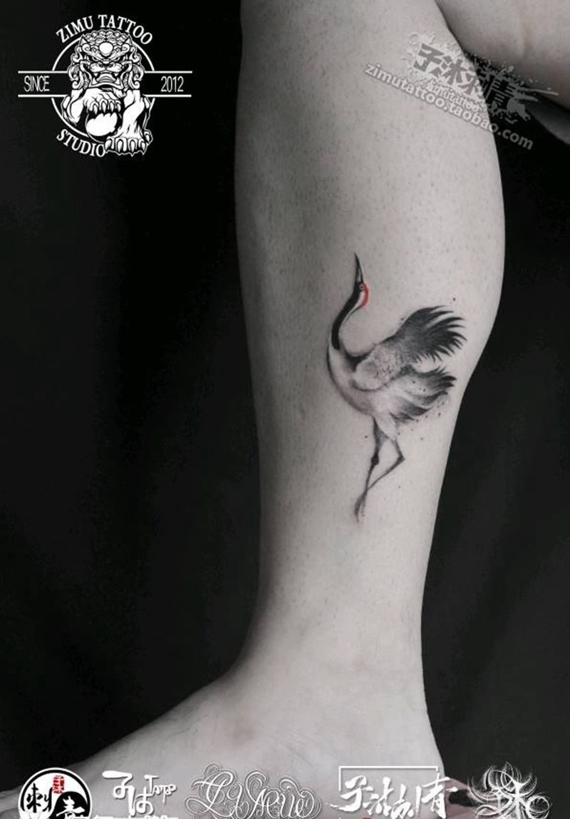 水墨中国风仙鹤丹顶鹤泼墨纹身图片_水墨欧美写实纹身图案