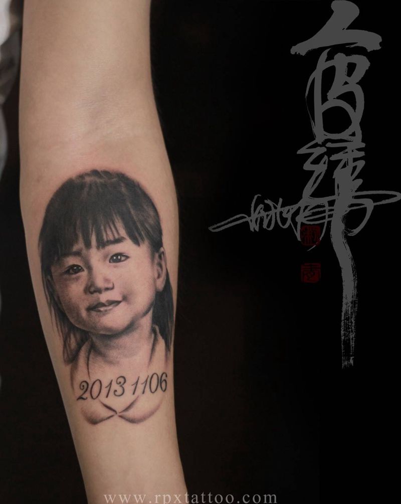小姑娘肖像纹身图片_人物肖像手臂手部纹身图案