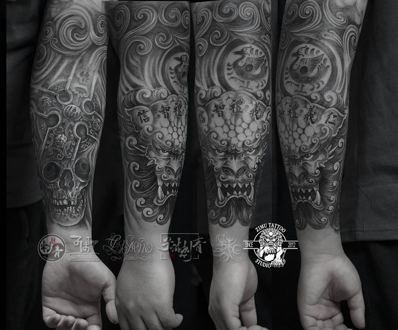 包小臂金属十字骷髅 唐狮狻猊纹身图片_手臂New School欧美写实纹身图案