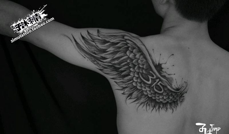 泼墨大翅膀纹身图片_背部手臂纹身图案