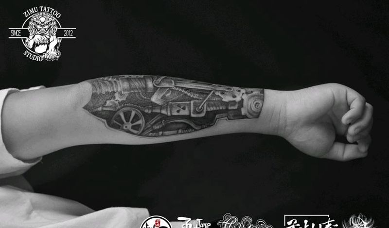 机械小臂齿轮管道黑灰纹身图片_手臂欧美写实纹身图案