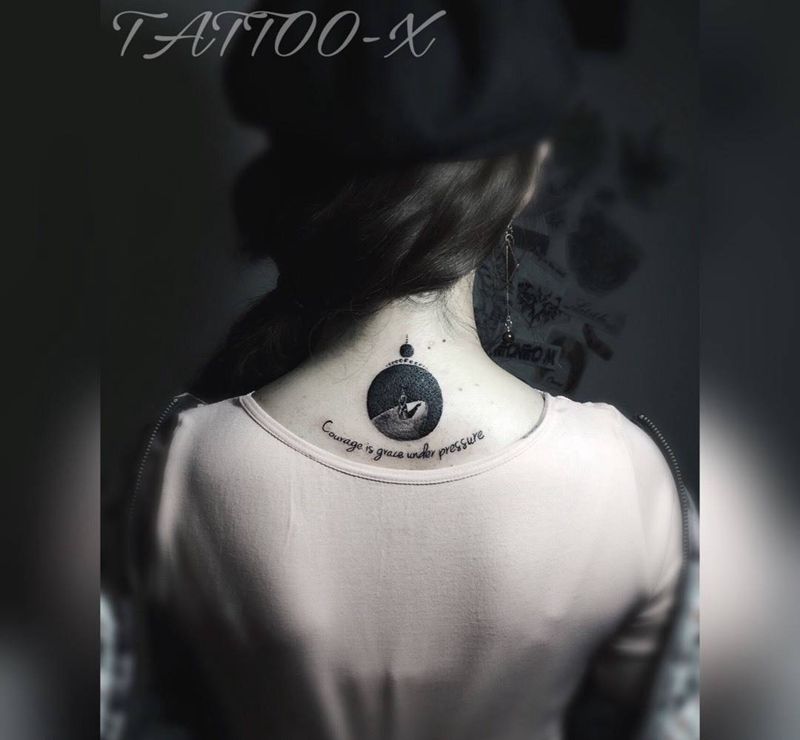 孤獨與影子為伴纹身图片_手稿成品颈部背部写实清新静物字符纹身图案