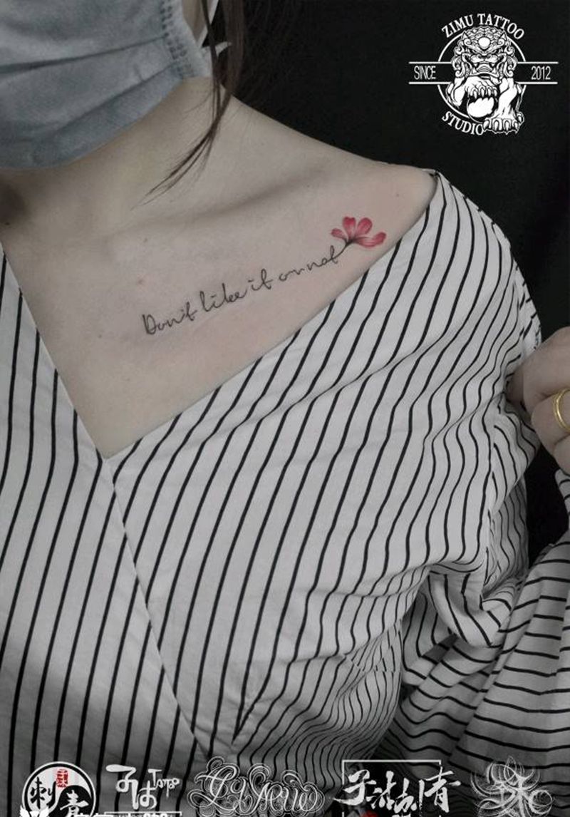 锁骨的花儿纹身图片_胸部水彩纹身图案