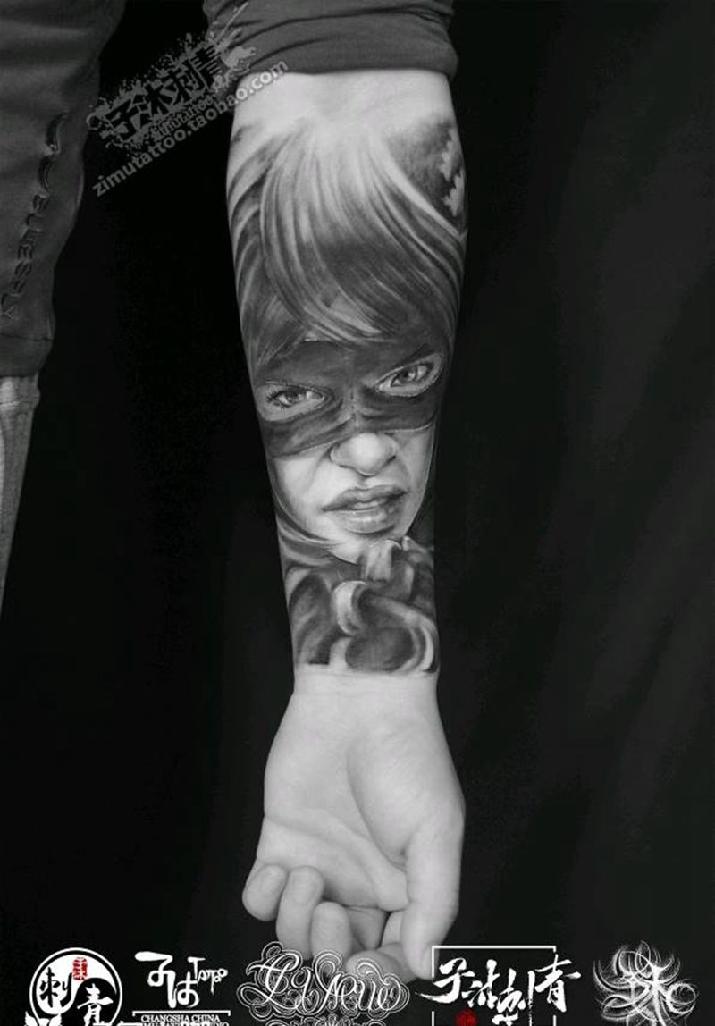 包小臂暗黑纹身图片_欧美写实纹身图案