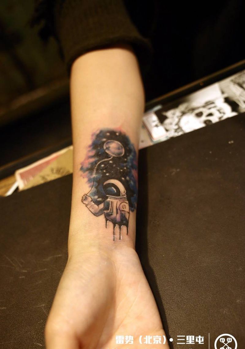 宇航员纹身图片
