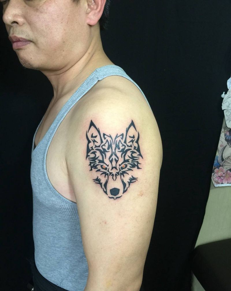 这位大哥说，再过两年就50了，在不纹身就老啦！！！纹身图片