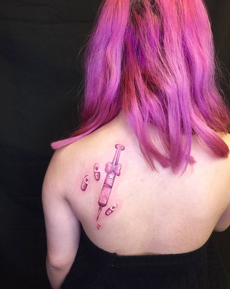 注射器纹身图片_肩部手部纹身图案