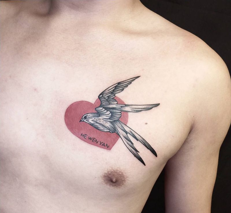 小鸟纹身图片_胸部纹身图案