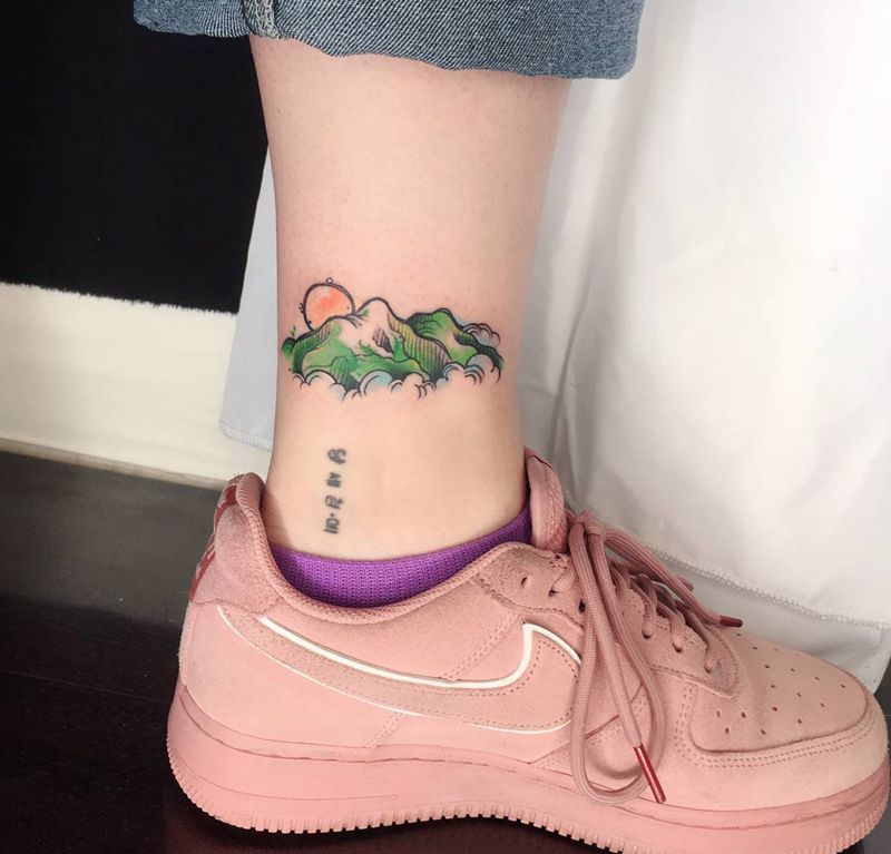 所爱隔山海？纹身图片_脚部纹身图案