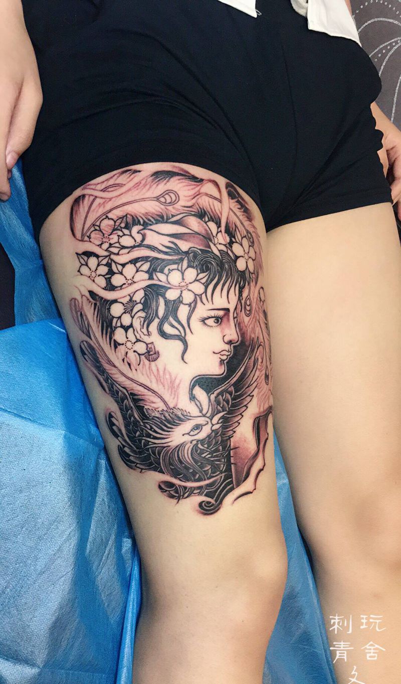 异域美女纹身图片_腿部纹身图案