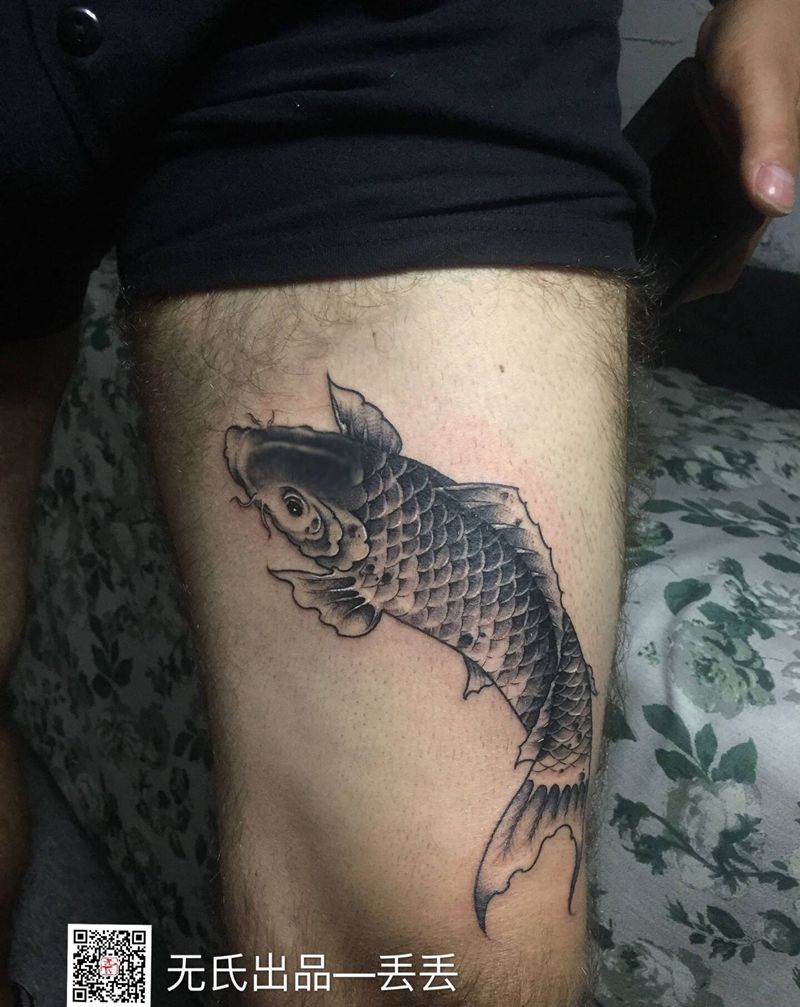 锦绣纹身图片_腿部新传统锦鲤纹身图案
