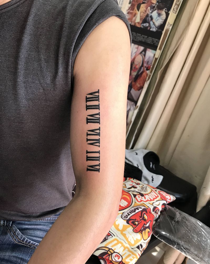 字母纹身图片_手臂花体字字母纹身图案