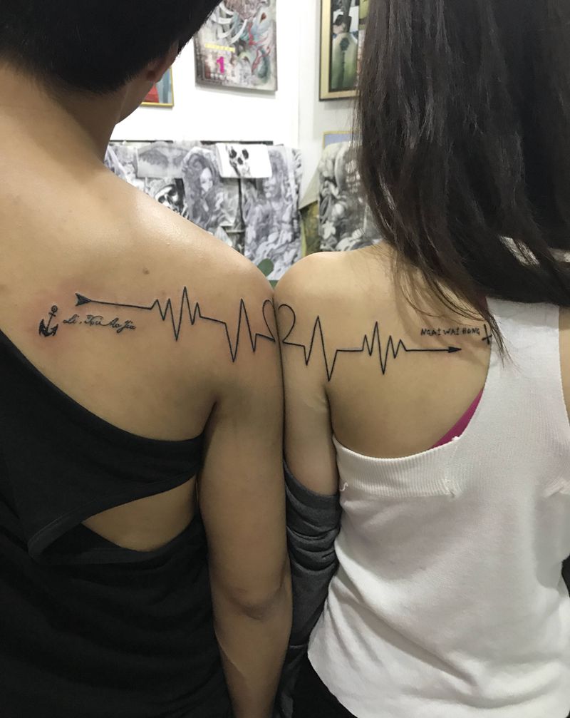 情侣纹身纹身图片_肩部几何花体字心电图纹身图案