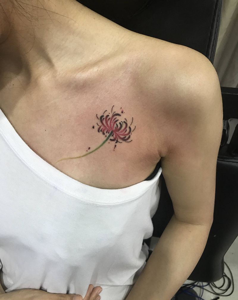 彼岸花纹身图片_胸部水彩彼岸花纹身图案