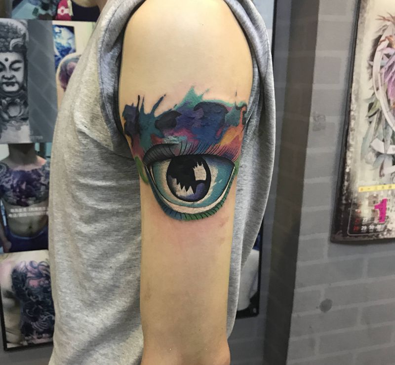 上帝之眼纹身图片_手臂New School水彩上帝之眼纹身图案