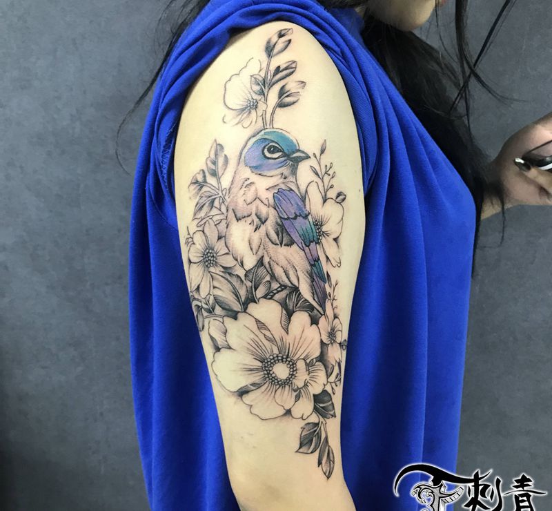 素花纹身图片_手臂手部点刺素花纹身图案