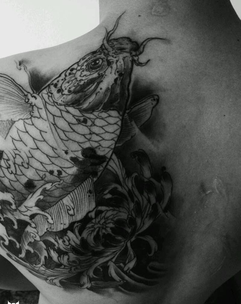 一晚撸两条大鱼 ，手废眼瞎纹身图片