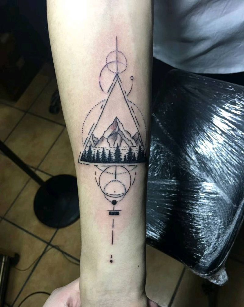 李阳作品纹身图片_手部点刺几何纹身图案