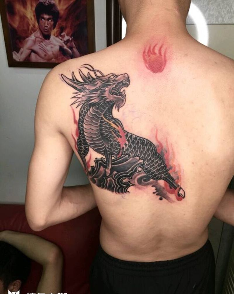 屁股起火啦纹身图片