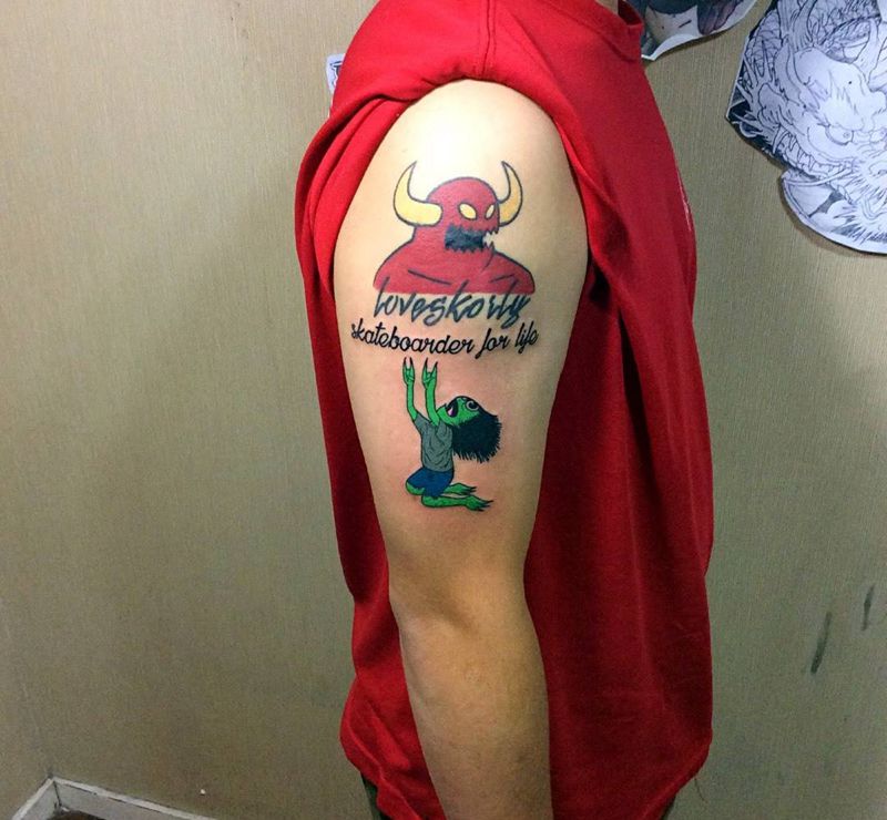 本来想发情侣纹身的，，，，想想还是算了吧纹身图片