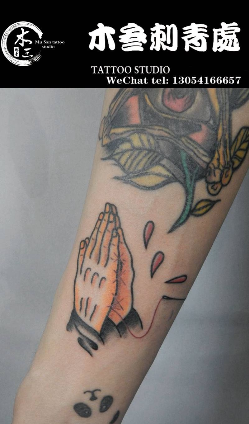 old祈祷之手纹身图片_Old School纹身图案