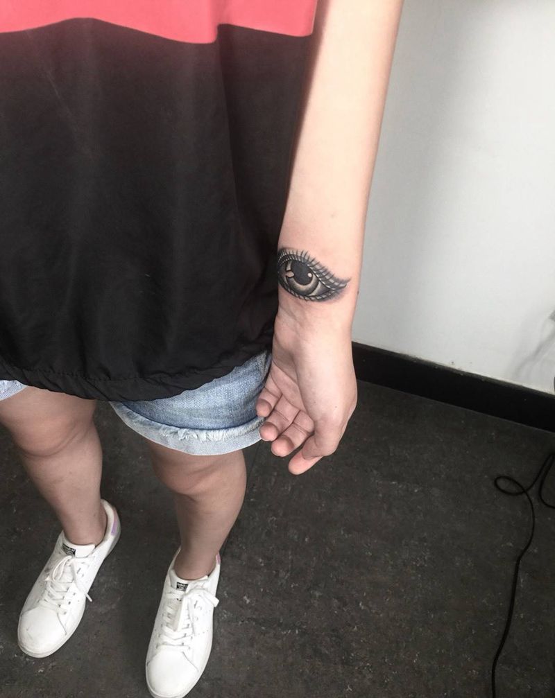 眼睛纹身纹身图片_成品手部纹身图案