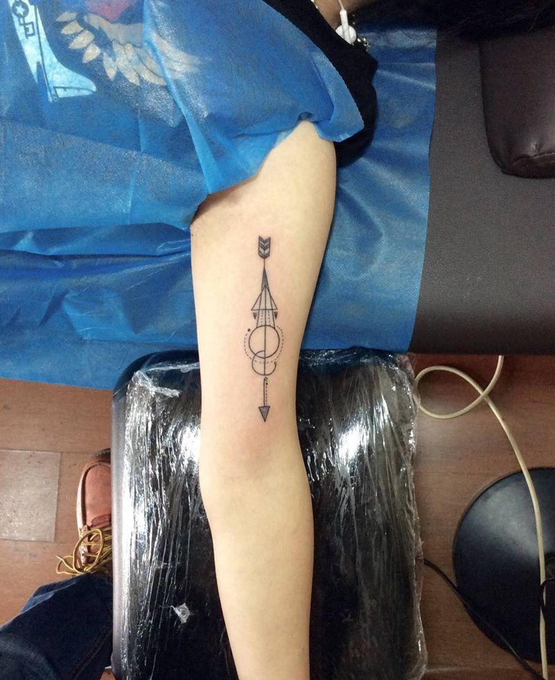 还差一把弓纹身图片_长沙湖南箭纹身图案