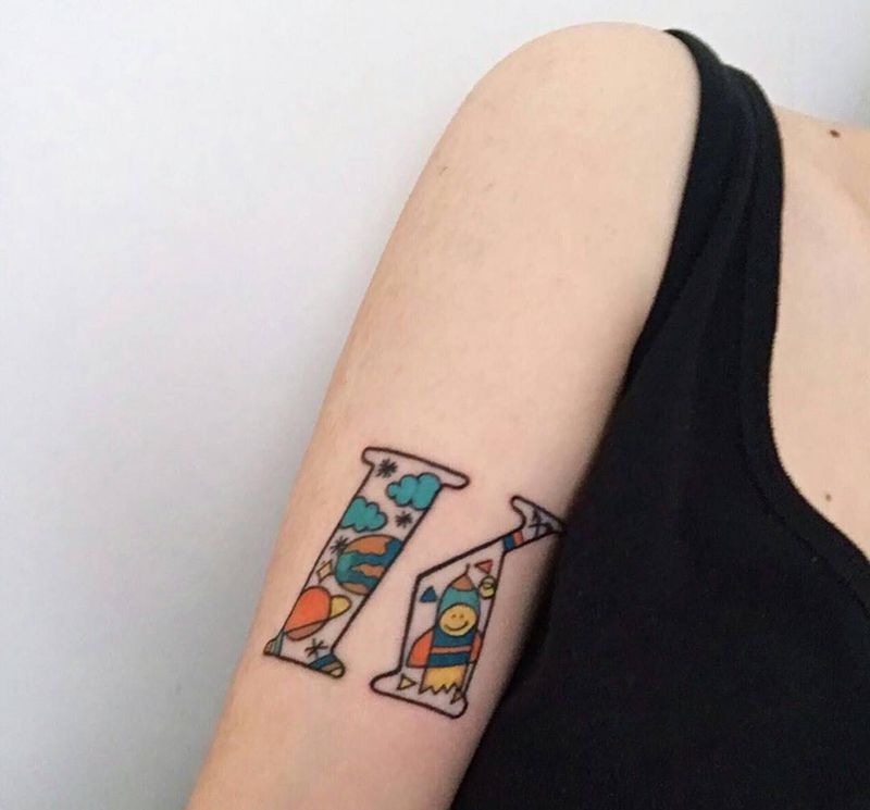 美女一次纹三个纹身图片