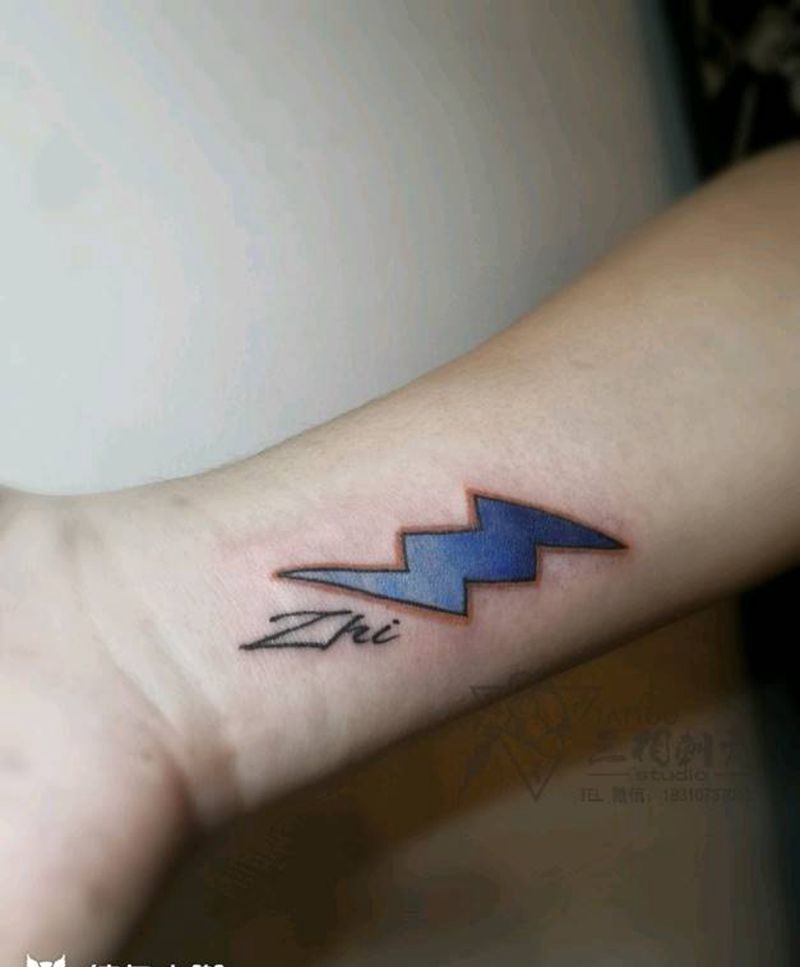 闪电⚡小纹身图片