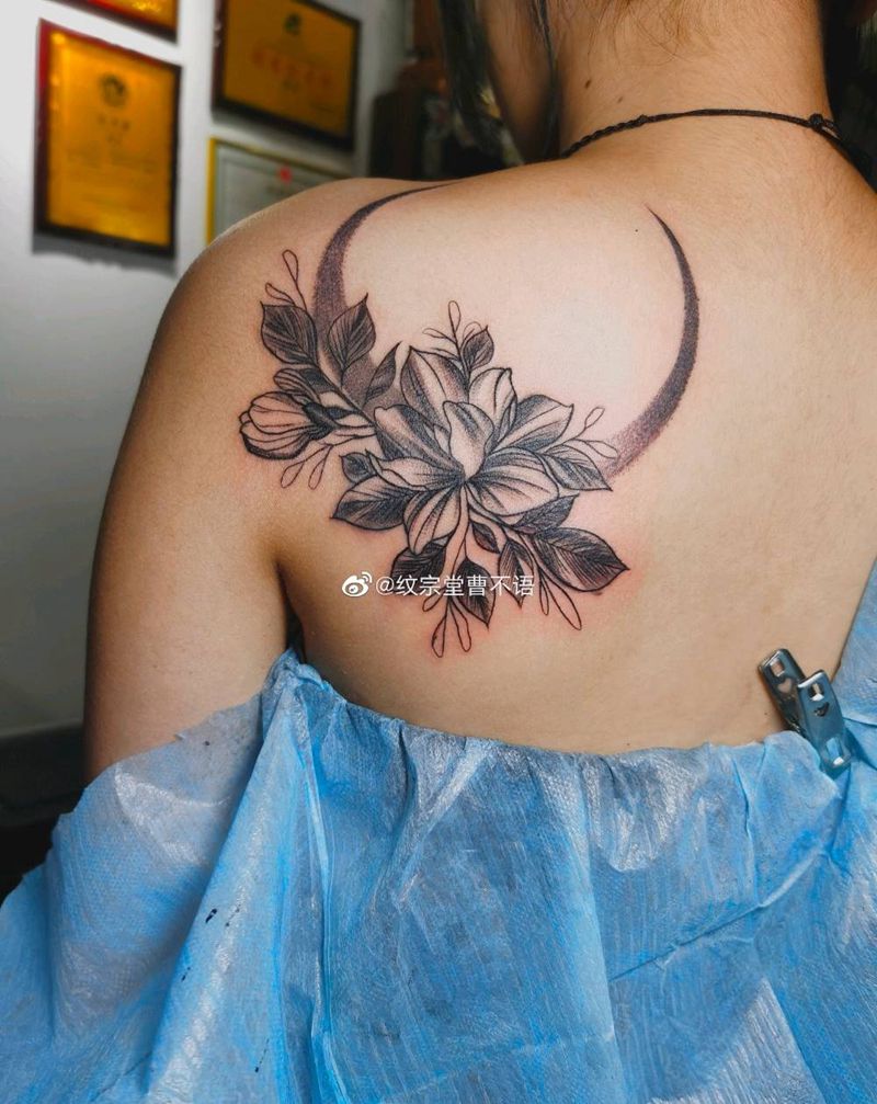 素花纹身图片_背部纹身图案