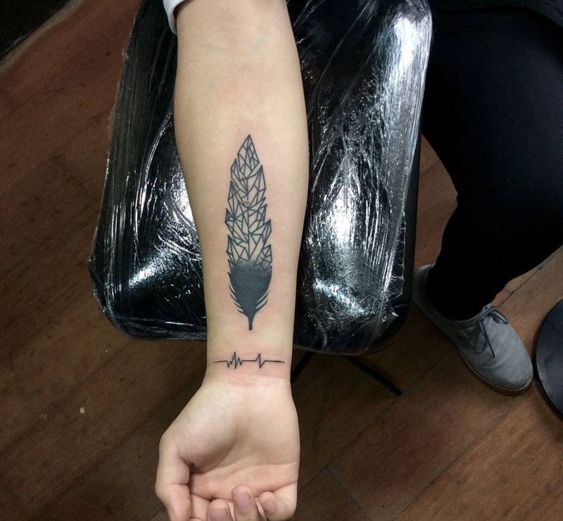 几何羽毛纹身图片_成品手臂羽毛长沙湖南纹身图案