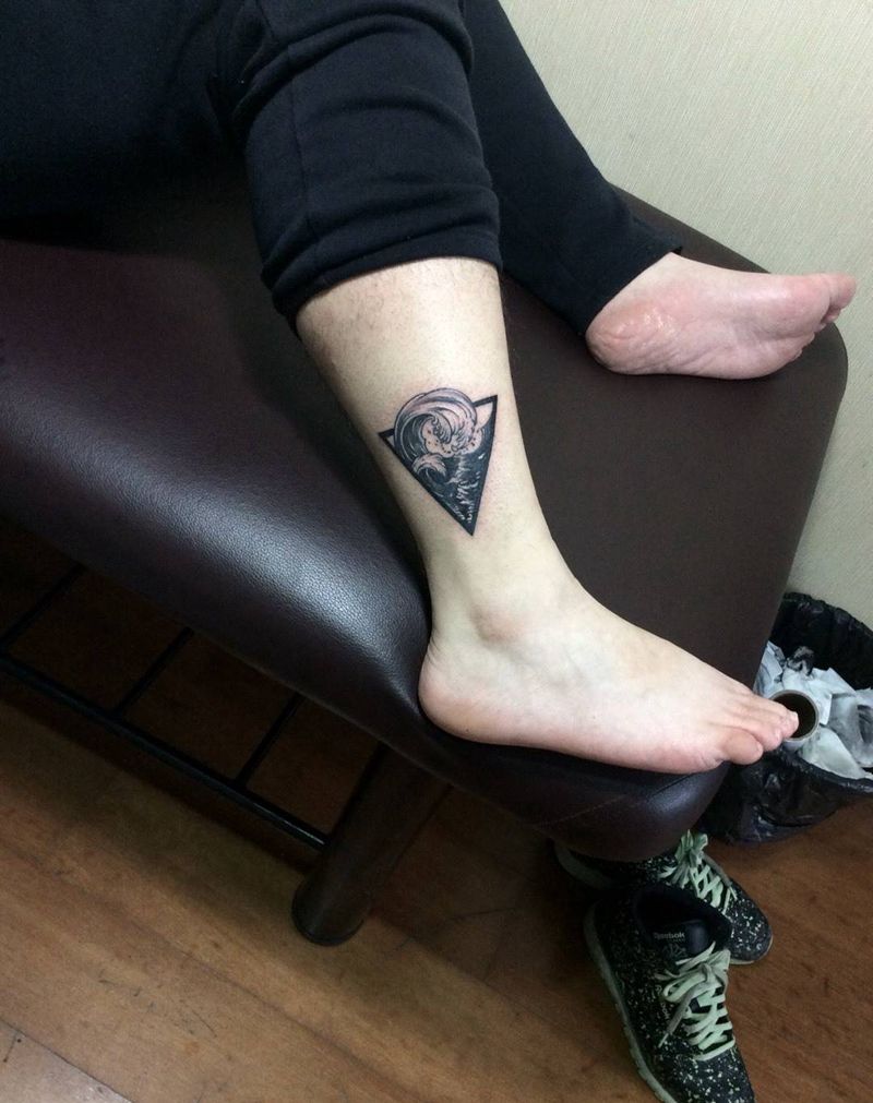 今天安逸的看雪纹身图片_成品手臂腿部长沙湖南水浪纹身图案