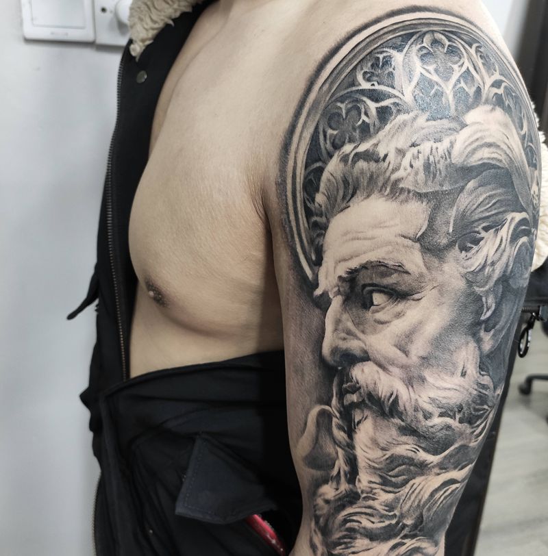 波塞冬(刚做好和恢复后)纹身图片_手臂欧美写实纹身图案