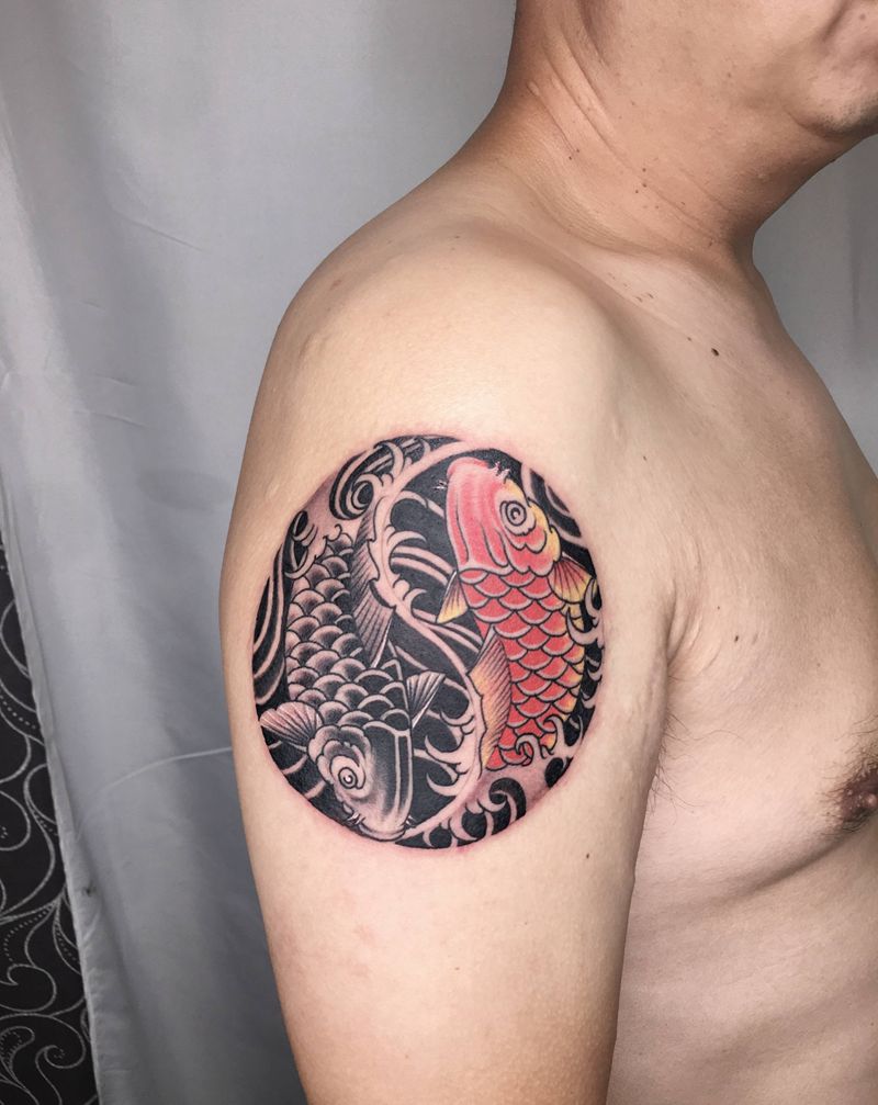 双鱼纹身图片_手部老传统纹身图案