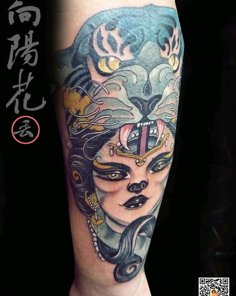 女郎纹身图片_手臂New School女人纹身图案