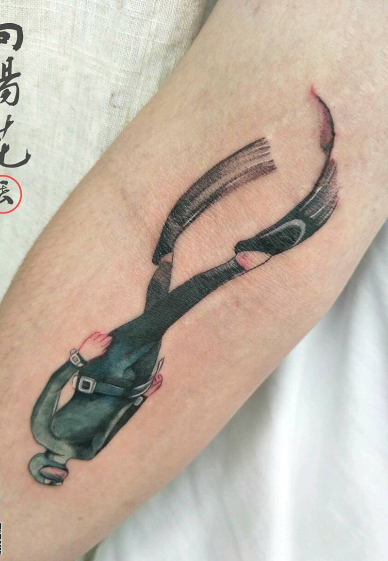 蜉蝣纹身图片_手臂New School潜水员纹身图案