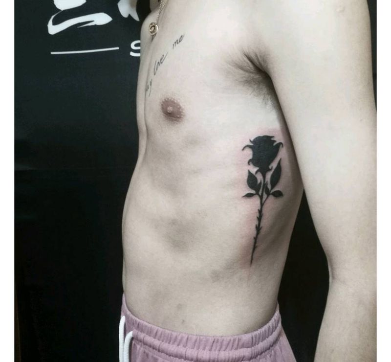 黑色玫瑰 两朵纹身图片