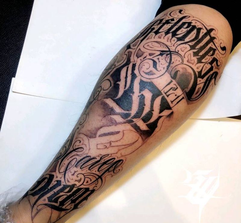 未完成纹身图片_腿部花体字纹身图案