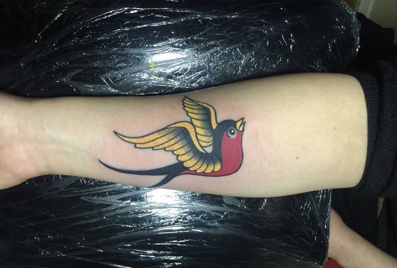 小燕子纹身图片