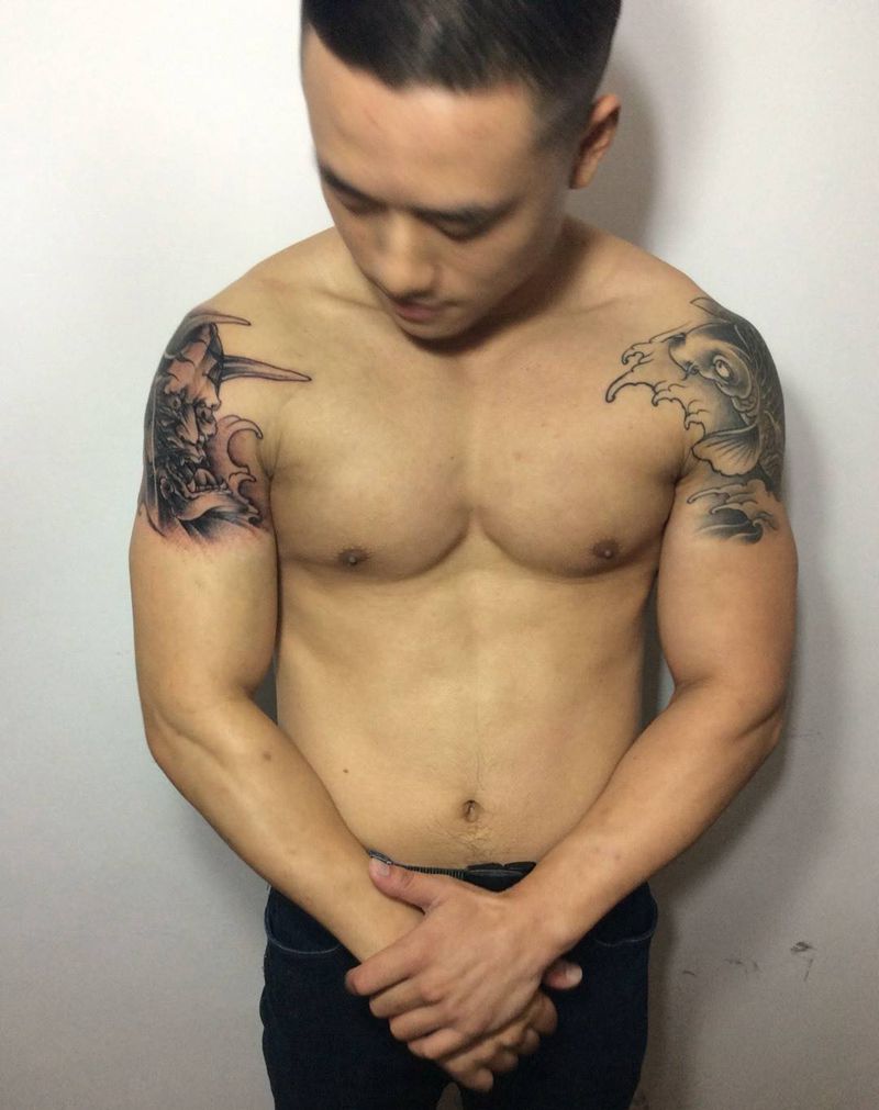 就等着胸口了纹身图片