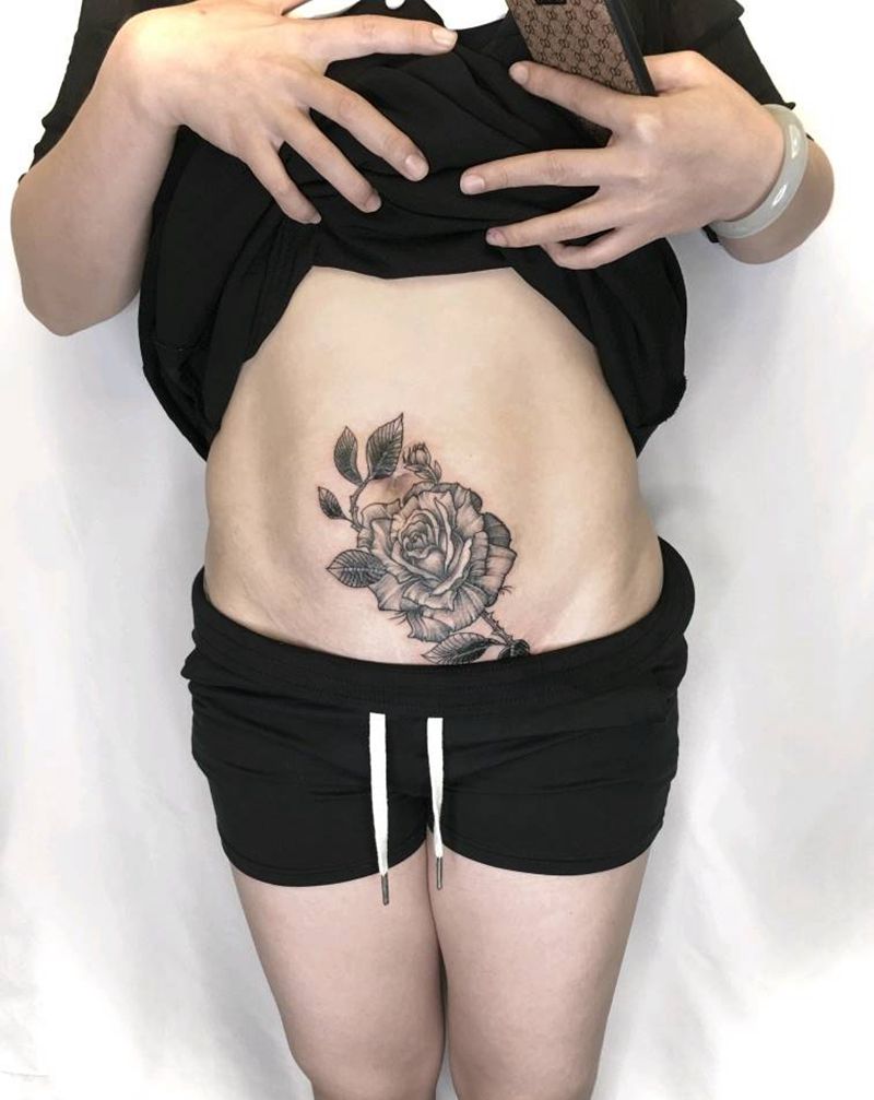 覆盖疤痕和妊娠纹纹身图片_腹部纹身图案