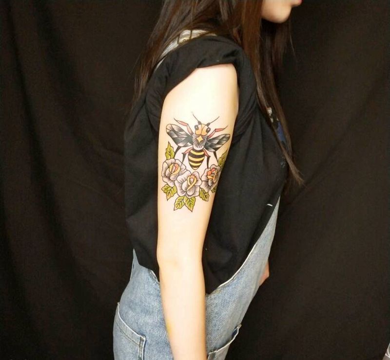大黄蜂纹身纹身图片