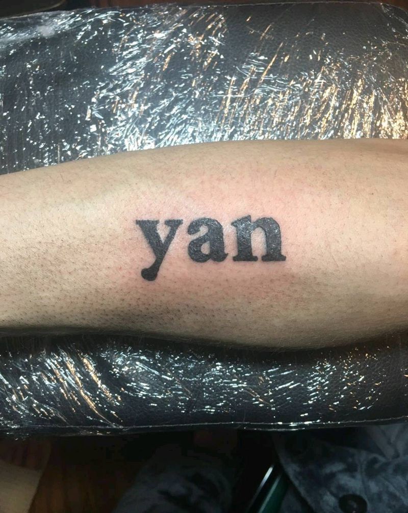 驻店师李阳纹身图片_手部图腾文字纹身图案