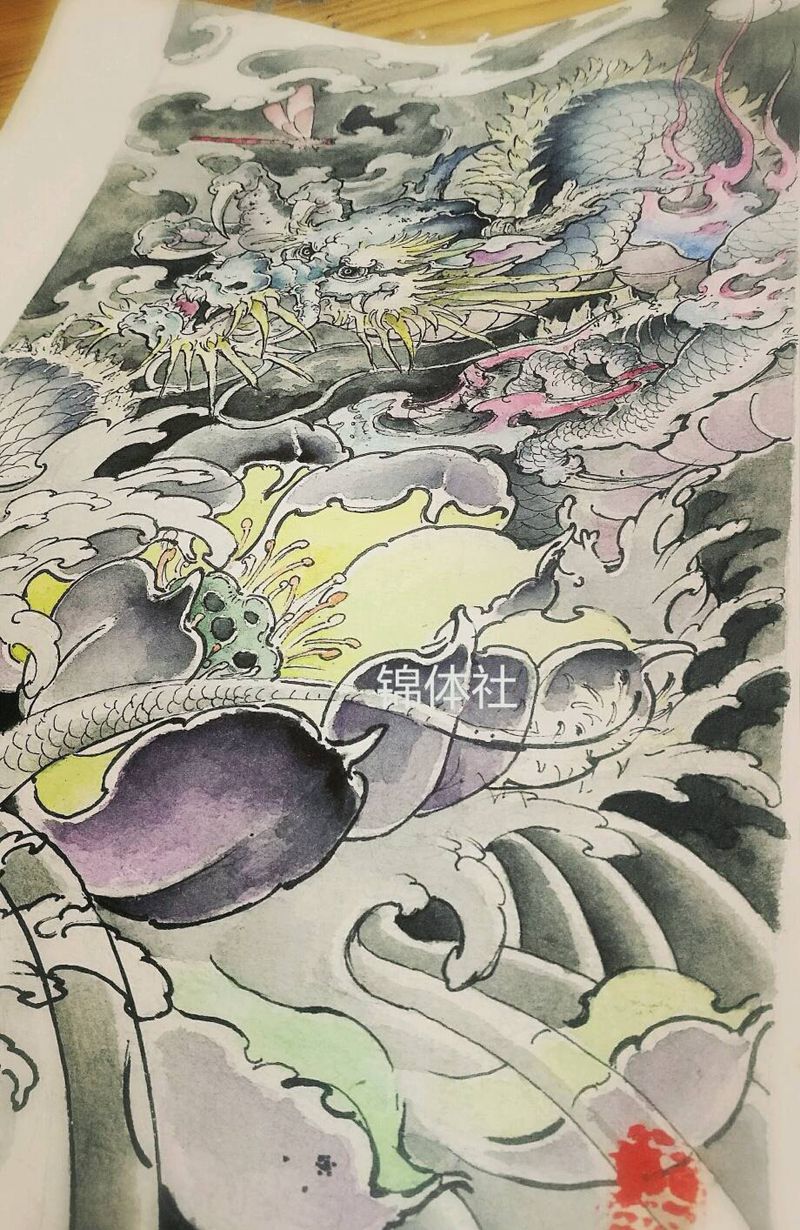 紫莲青龙纹身图片