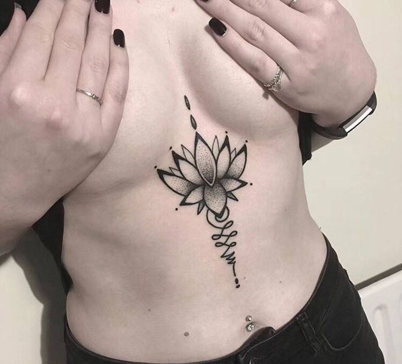 梵花纹身图片_胸部点刺纹身图案