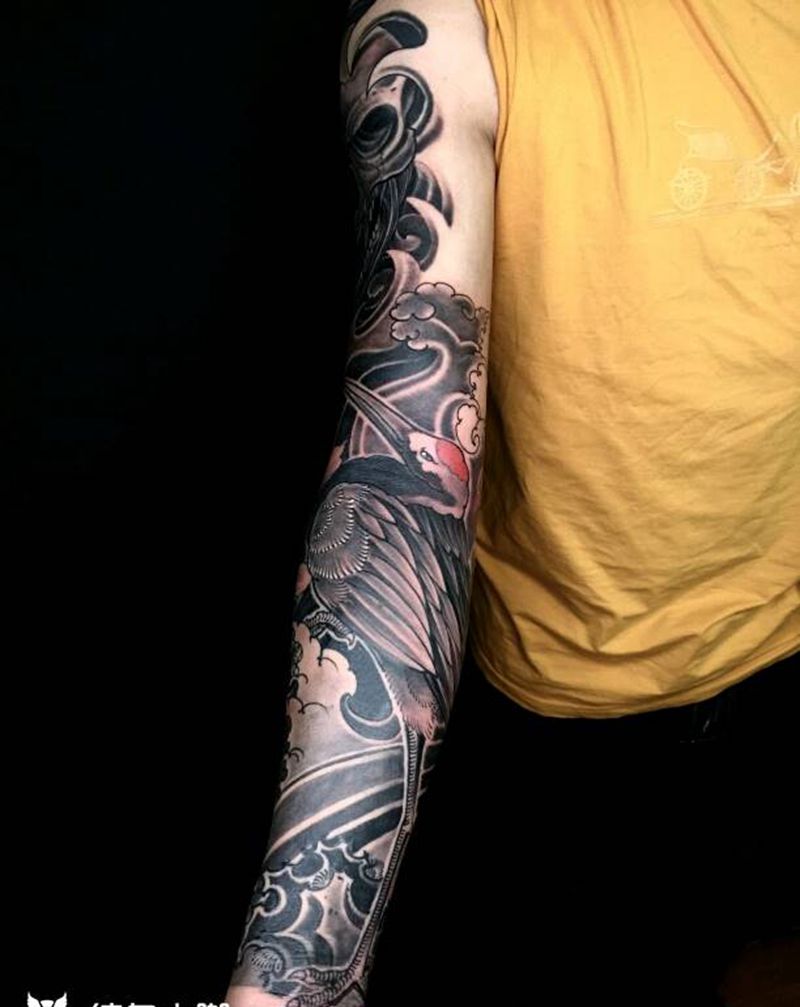 上面的骷髅不是我做的，帮忙修了纹身图片