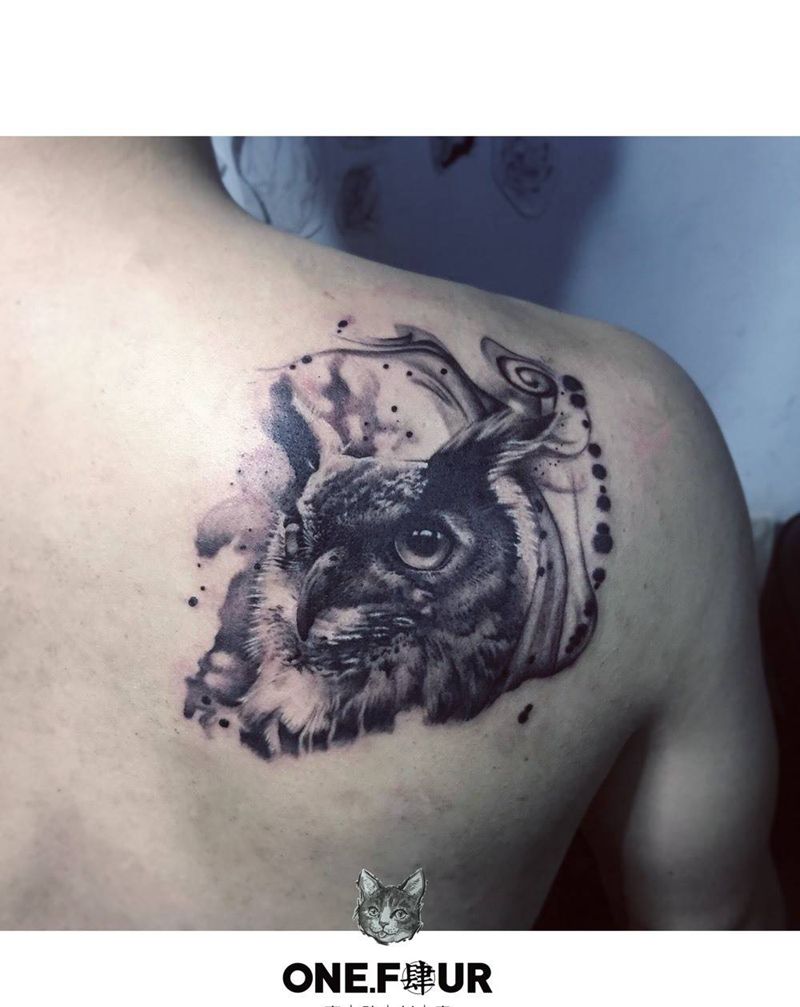 一半纹身图片_写实动物肩部纹身图案